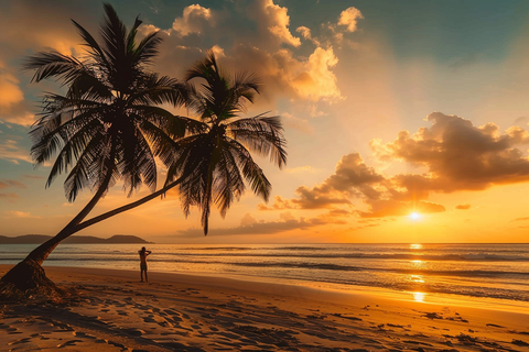 夏日海滩日落晚霞摄影图