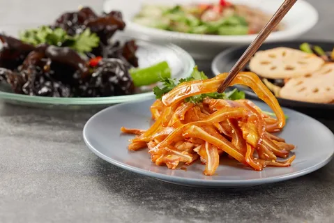 红油凉拌猪耳朵美食 红油凉拌猪耳朵美食