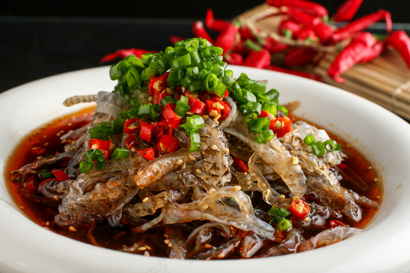 凉拌鱼皮美食小吃