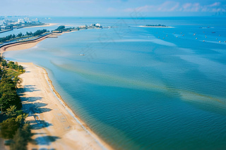 夏日海滩蓝色海洋度假摄影图