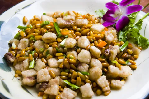 松子炒肉特色美食 松子炒肉特色美食