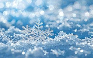 冬天雪花闪耀素材唯美立冬冬至小雪大雪摄影图