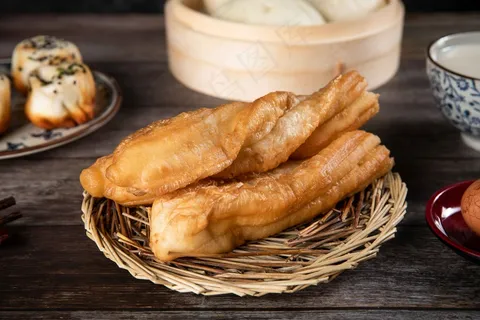 酥炸油条美食 酥炸油条美食