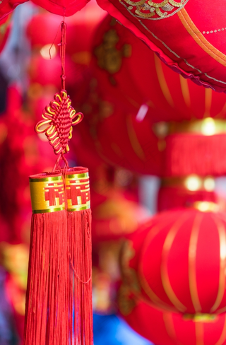 2024年红色春节灯笼中国结