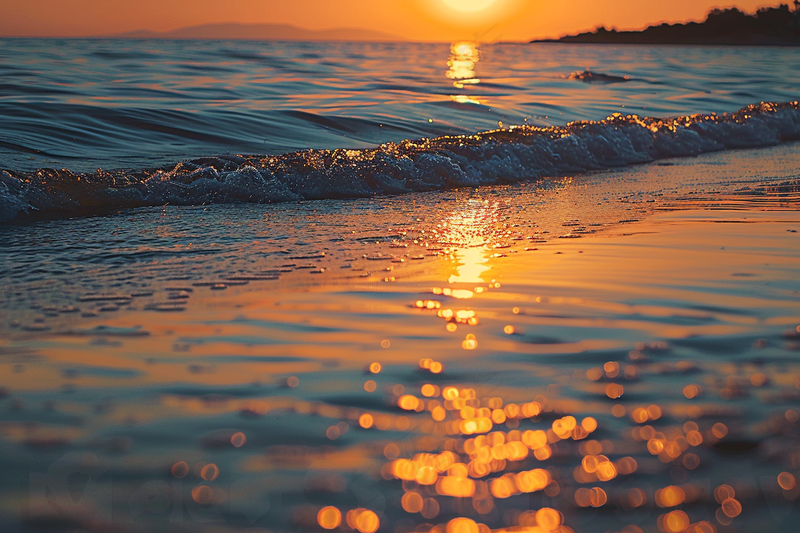 海上日出朝霞海浪摄影图(4032x2688)