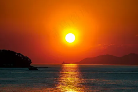 海上清晨日出朝霞云层摄影图