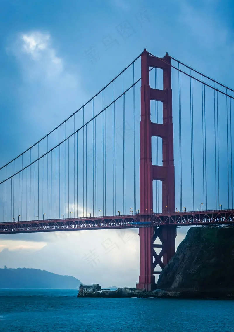 晨光中的金门大桥