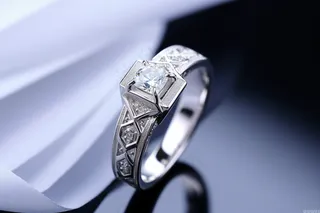 钻石戒指婚戒对戒摄影图