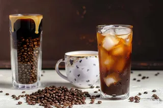 冰咖啡饮料美式拿铁摄影图