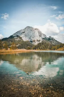 静谧山湖,自然之境 静谧山湖,自然之境