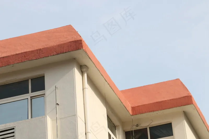 晴天干净清新的建筑的一角特写