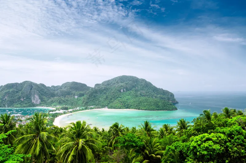 湖泊山峰图片