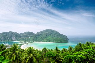 湖泊山峰图片