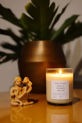 香薰蜡烛点燃香味蜡烛摄影图