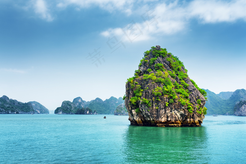 湖泊山峰图片
