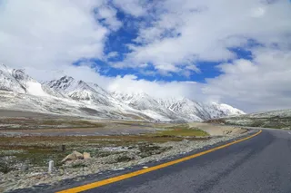 雪域高原 蜿蜒天路