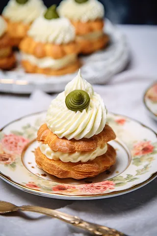 下午茶蛋糕奶油甜点摄影图