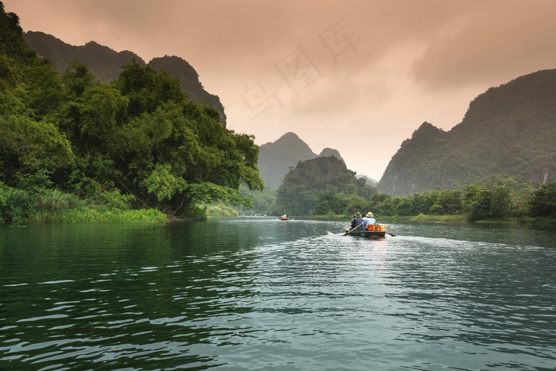 静谧河流之旅