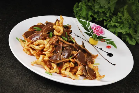 麻花拌鸭胗  38元 麻花拌鸭胗  38元