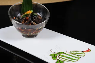 麻辣土鸡爪  58元例