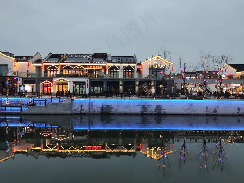 华灯初上夜景古镇灯光配图