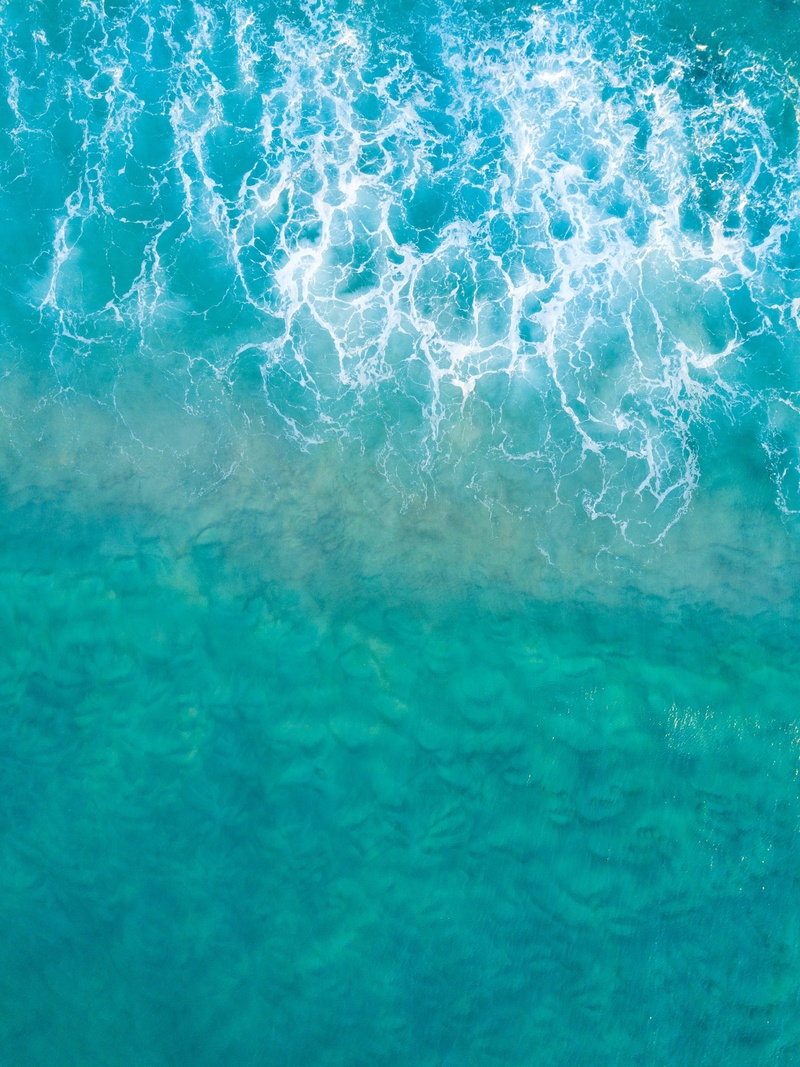 碧海波光绘水纹