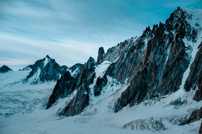 冰天雪地奇峰