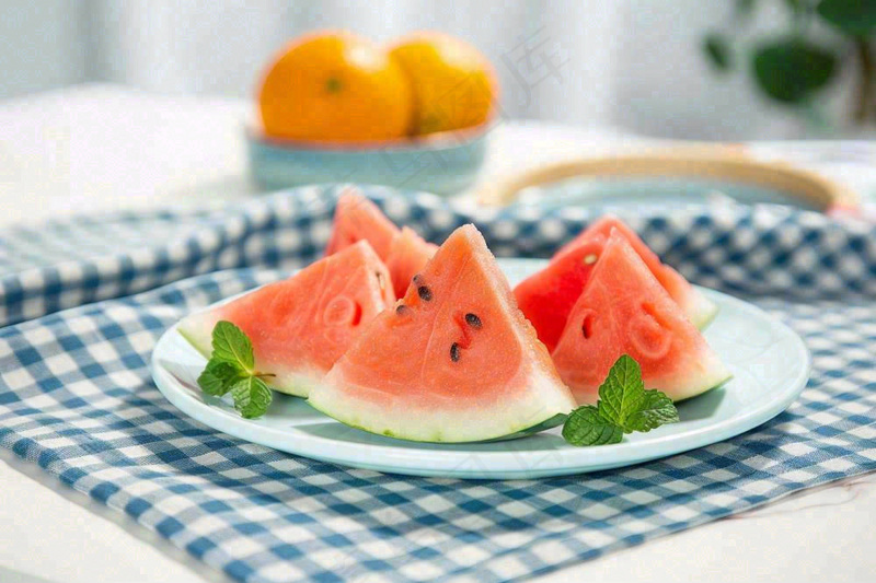 夏至西瓜蓝格子布小清新风格唯美大暑小暑处暑摄影图(1344x896)