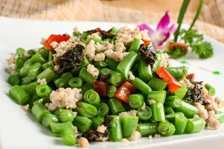 豆角炒肉小吃美食