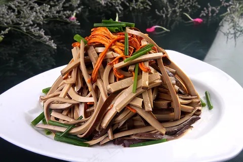 虫草花拌豆干   18元