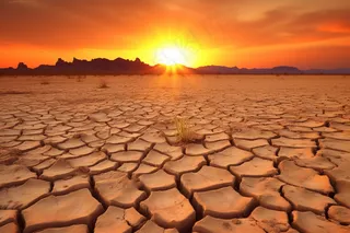 缺水干裂的土地地面干枯摄影图