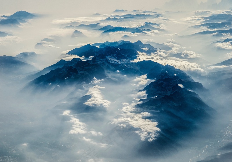 厚厚的云层