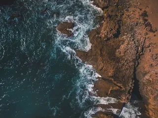 悬崖与海水的交响曲