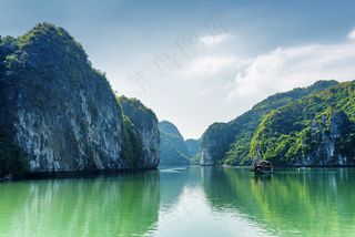 湖泊山峰图片