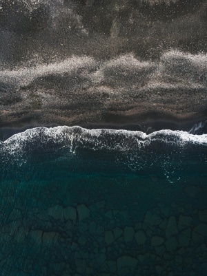 深蓝的海水