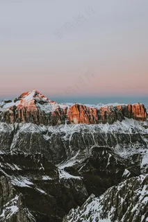橙光下的巍峨雪山 橙光下的巍峨雪山