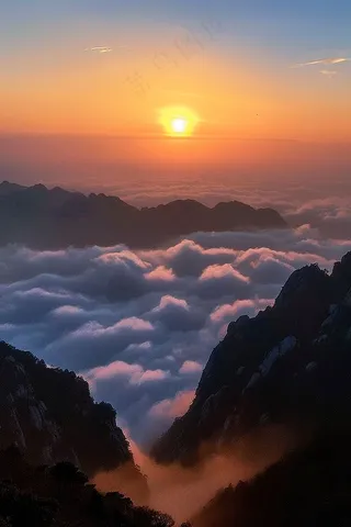 清晨日出朝霞云层山川摄影图