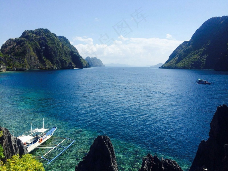 蓝色海湾的宁静