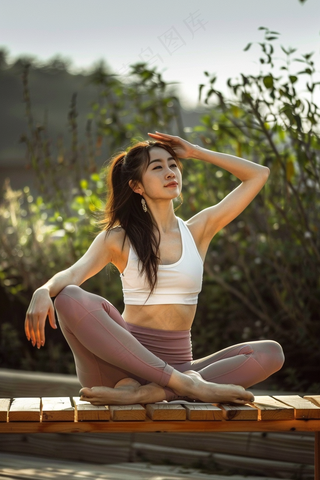 清晨瑜伽运动女性摄影图