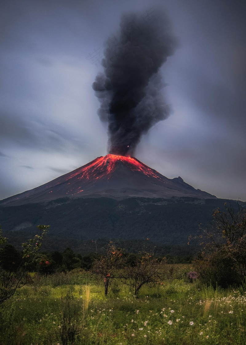 火山喷发的壮丽景象