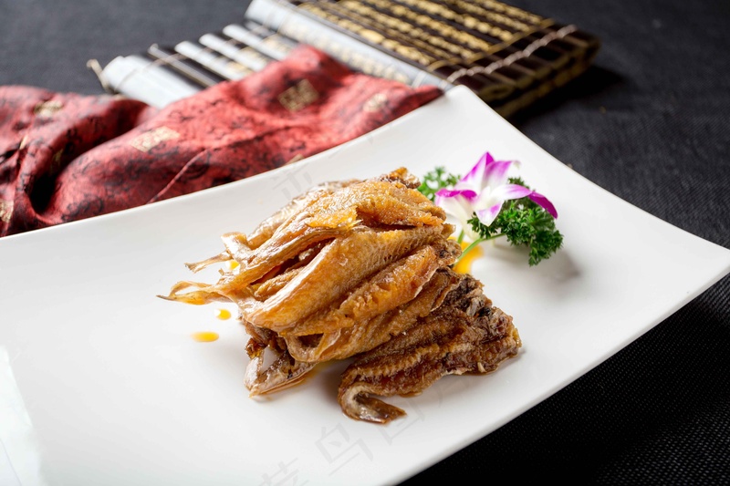 油炸馋嘴鱼小吃美食