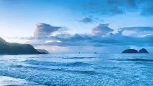 黎明前的海岸