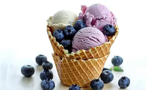 冰淇淋球水果蓝莓口味甜点下午茶摄影图