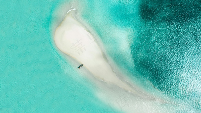 碧海金沙映孤舟