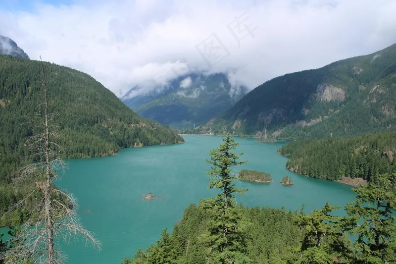 湖光山色间的静谧之美 湖光山色间的静谧之美