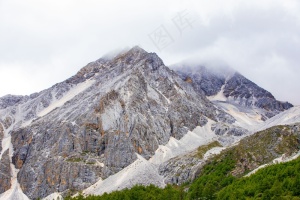 雪山岩石山峰景色