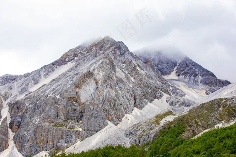 雪山岩石山峰景色 雪山岩石山峰景色
