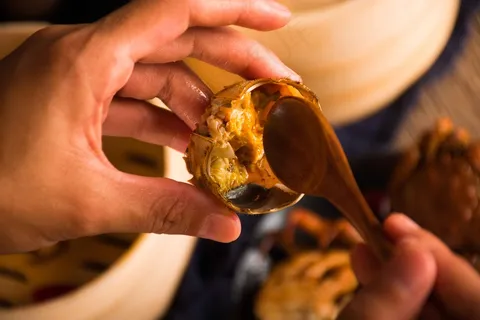 大闸蟹蟹黄美食