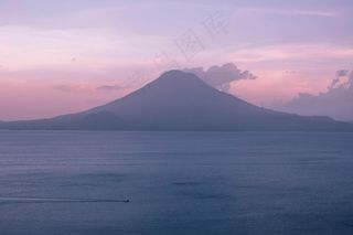 紫色浪漫，山与海的对话