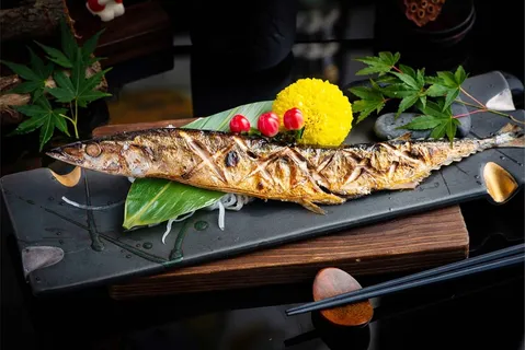 烤秋刀鱼美食